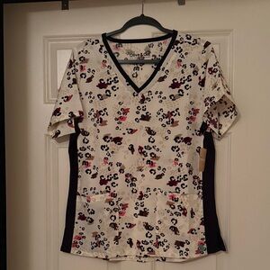 Olive & Oak Women's V-Neck Printed Top - Cream and Black